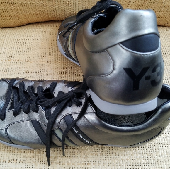 Mens "Y-3 Yohji Yamamoto" Sneakers - Picture 4 of 5